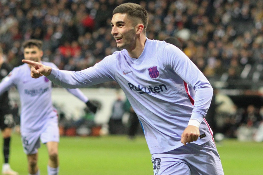  Torres san bằng tỷ số cho Barcelona. Ảnh: AFP