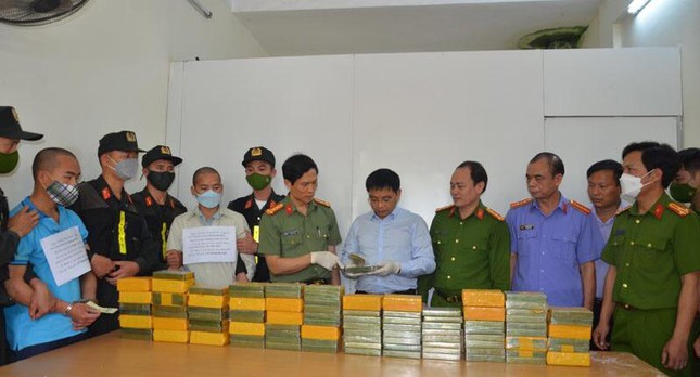 Ban chuyên án cùng tang vật của vụ án