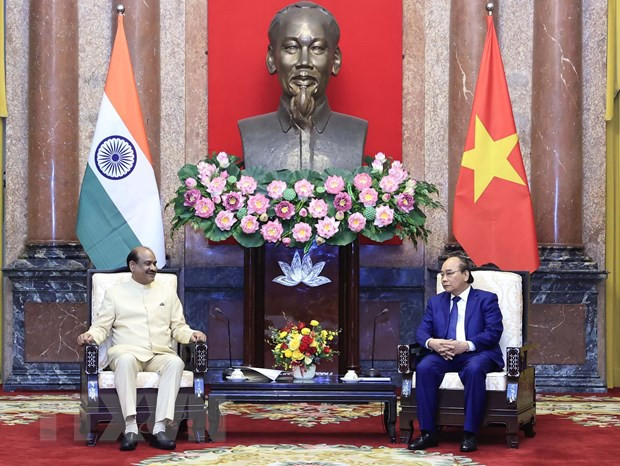 Chủ tịch nước Nguyễn Xuân Phúc tiếp Chủ tịch Hạ viện Cộng hòa Ấn Độ Om Birla đang thăm chính thức Việt Nam. (Ảnh: Thống Nhất/TTXVN) Chủ tịch nước Nguyễn Xuân Phúc tiếp Chủ tịch Hạ viện Cộng hòa Ấn Độ Om Birla đang thăm chính thức Việt Nam. (Ảnh: Thống Nhất/TTXVN)