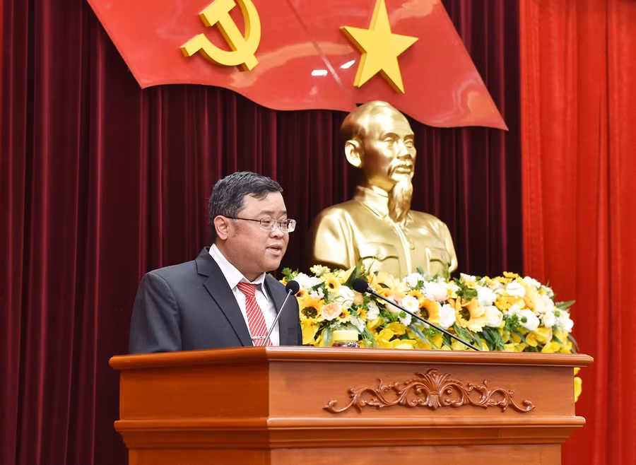 Phó Chủ nhiệm Ủy ban Kiểm tra Tỉnh ủy Phan Quang Thái phát biểu nhận nhiệm vụ. Ảnh: Đức Thụy