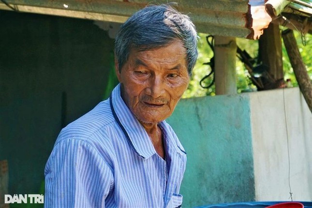 Năm ông Ngọc 32 tuổi, tự dưng sau một đêm không ngủ, ông cảm thấy không còn thèm ngủ nữa.