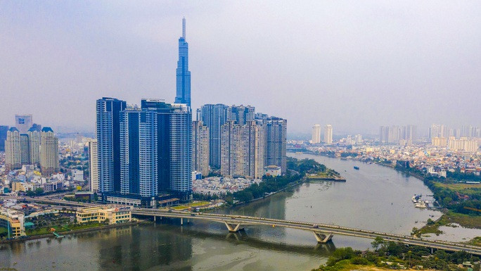 Sau ngày miền Nam hoàn toàn giải phóng, thống nhất đất nước, TP HCM ngày càng phát triển, trở thành đầu tàu kinh tế của cả nước. Ảnh: HOÀNG TRIỀU