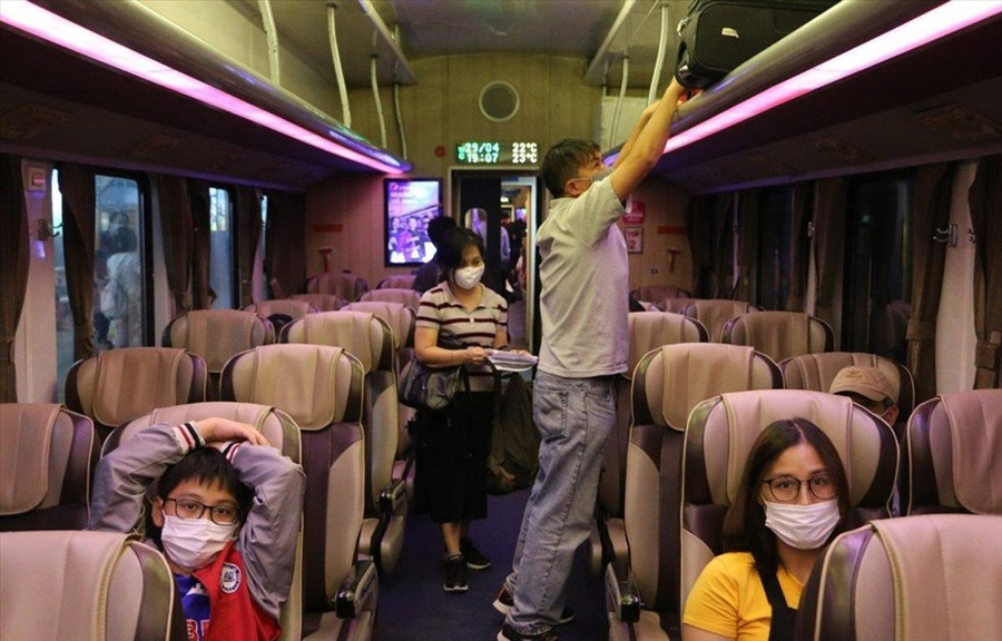 Từ 25.4, ngành đường sắt mở bán vé tàu cao điểm hè 2022. Ảnh: VNR