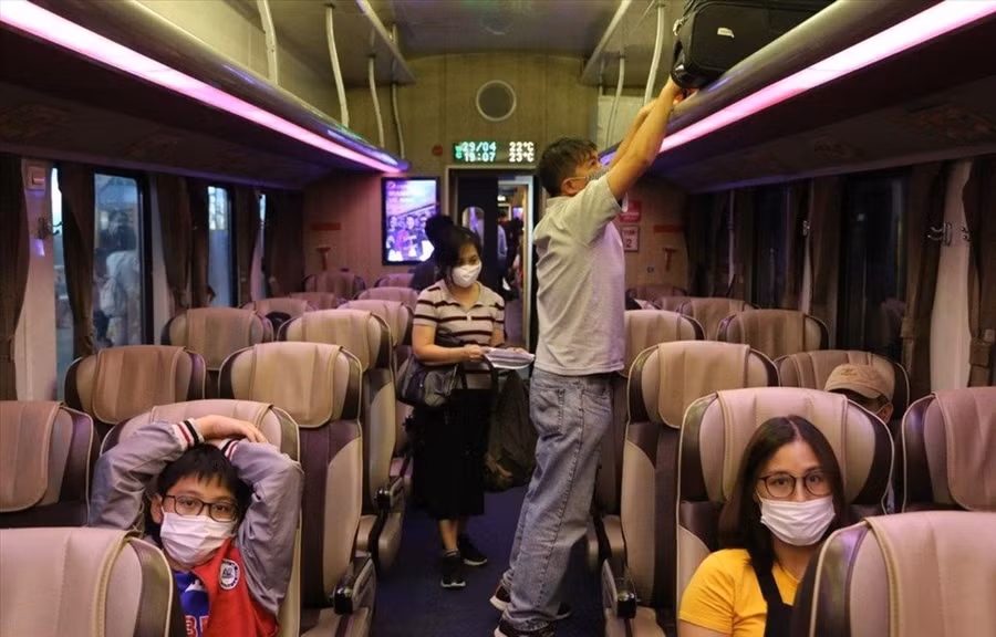 Từ 25.4, ngành đường sắt mở bán vé tàu cao điểm hè 2022. Ảnh: VNR