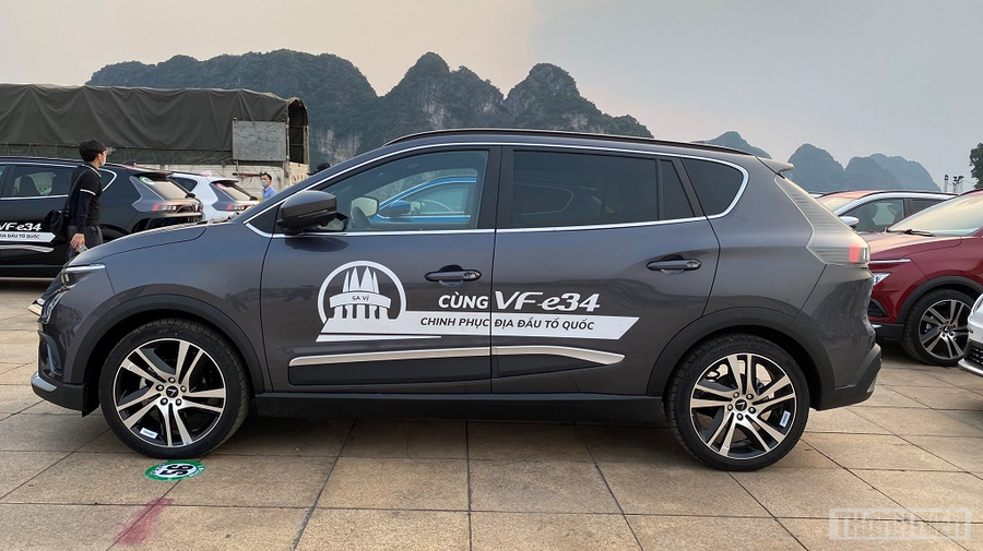 Những chiếc ô tô điện VF e34 sẽ vượt chặng đường hơn 200 km với đa dạng địa hình để chinh phục cực Đông Bắc của Tổ quốc Những chiếc ô tô điện VF e34 sẽ vượt chặng đường hơn 200 km với đa dạng địa hình để chinh phục cực Đông Bắc của Tổ quốc