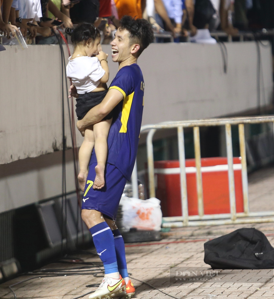 Chia sẻ với phóng viên Dân Việt sau trận đấu, Hồng Duy cho biết: 