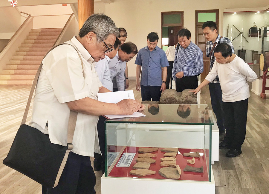 Các hiện vật khảo cổ học của Di tích quốc gia Rộc Tưng-Gò Đá được bảo quản tại Nhà trưng bày. Ảnh: Hoàng Ngọc Các hiện vật khảo cổ học của Di tích quốc gia Rộc Tưng-Gò Đá được bảo quản tại Nhà trưng bày. Ảnh: Hoàng Ngọc