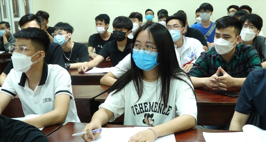  Dự thảo chỉ cộng điểm ưu tiên khu vực cho thí sinh trong năm thi tuyển sinh có hợp lý? Ảnh: Thiều Trang