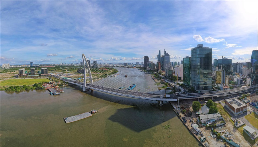 Cầu Thủ Thiêm 2 giúp tăng kết nối khu Đông với trung tâm TPHCM. Ảnh: Anh Tú