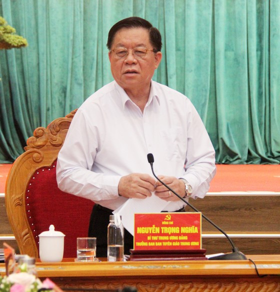 Trưởng Ban Tuyên Giáo Trung ương Nguyễn Trọng Nghĩa phát biểu kết luận tại buổi làm việc
