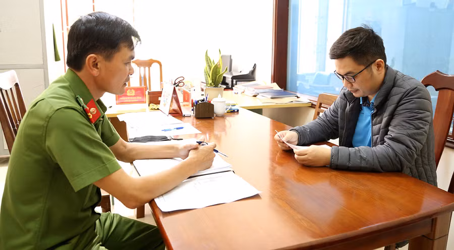  Đối tượng Đặng Văn Quân tại cơ quan Công an. Ảnh: Hữu Trường