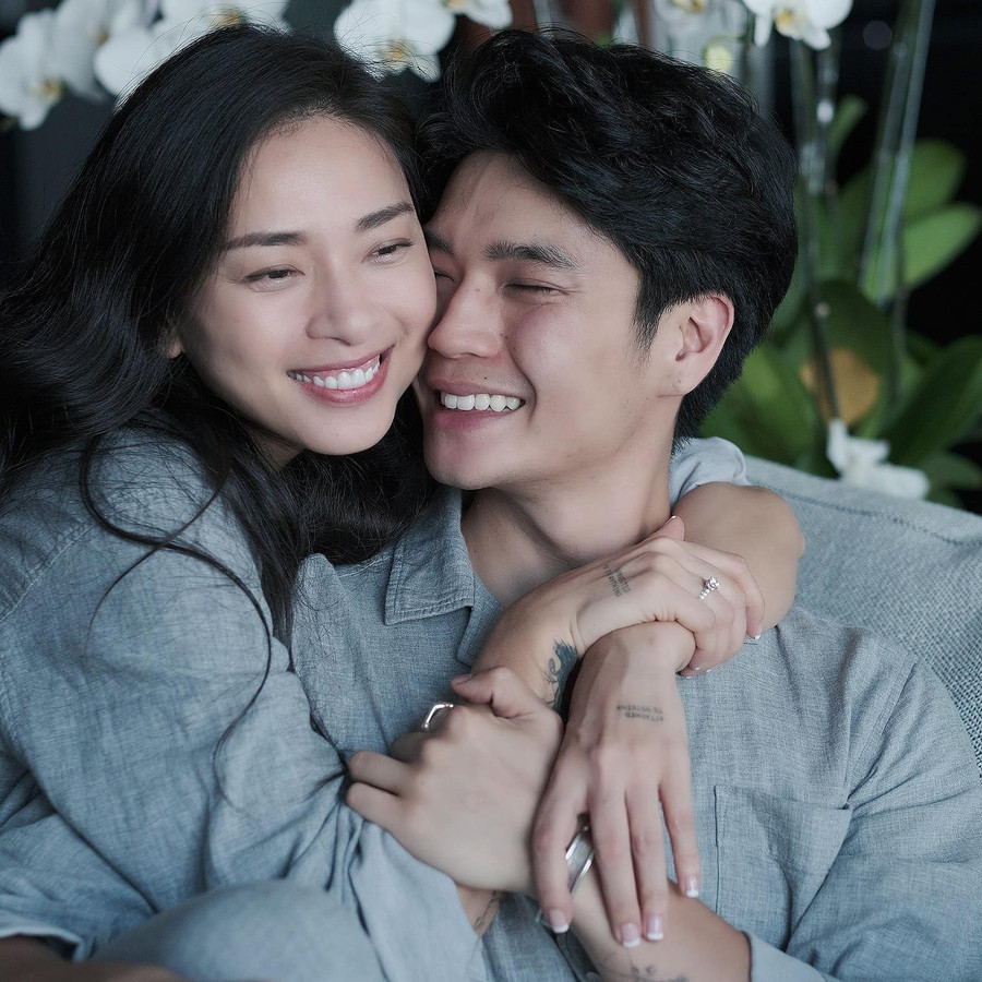 Nhiều người hâm mộ mong chờ ngày nữ diễn viên mặc váy cô dâu. Ảnh: FBNV