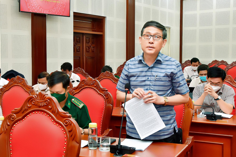 Giám đốc Sở Giáo dục và Đào tạo Lê Duy Định nêu giải pháp nâng cao chất lượng giáo dục sau thời gian dạy và học trực tuyến. Ảnh: Đức Thụy Giám đốc Sở Giáo dục và Đào tạo Lê Duy Định nêu giải pháp nâng cao chất lượng giáo dục sau thời gian dạy học trực tuyến. Ảnh: Đức Thụy