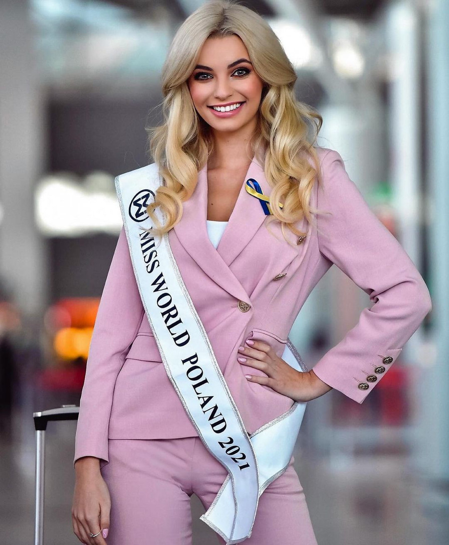 Trong suốt quá trình “chinh chiến” tại Puerto Rico, nàng hậu người Ba Lan được yêu mến bởi tính cách hòa đồng, vui tươi, tràn đầy năng lượng tích cực. Tại phần thi ứng xử quyết định ngôi hoa hậu, mỹ nhân 9X ghi điểm nhờ khả năng thuyết trình tiếng Anh trôi chảy, thuyết phục. Ảnh: Instagram NV