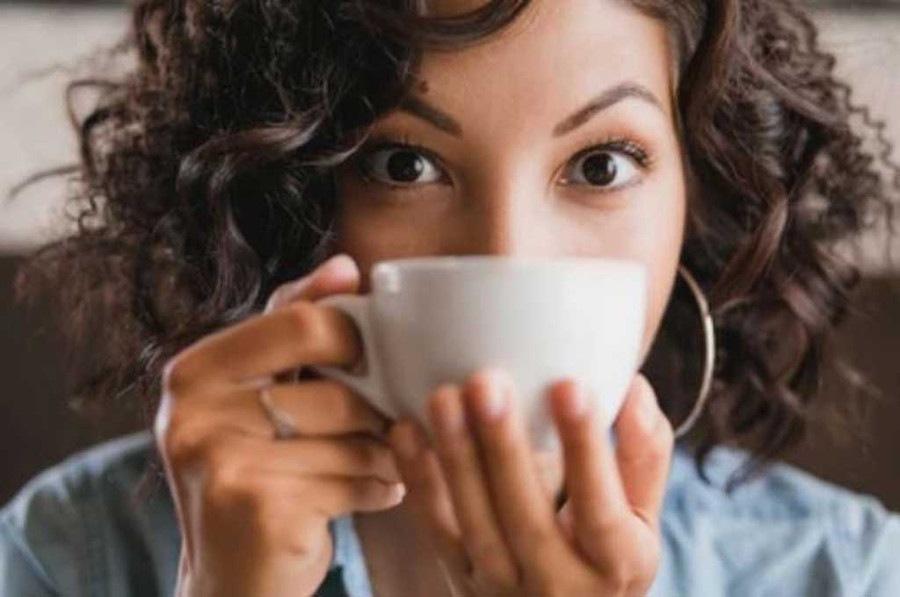 Bạn có thể thay đổi tâm trạng khi uống cà phê. Ảnh: Shutterstock  Bạn có thể thay đổi tâm trạng khi uống cà phê. Ảnh: Shutterstock