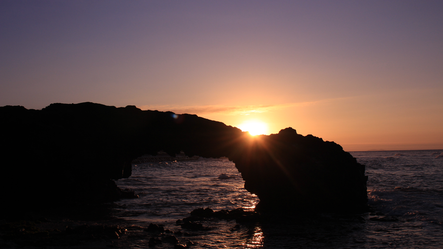 Cổng Tò Vò vào khoảnh khắc hoàng hôn