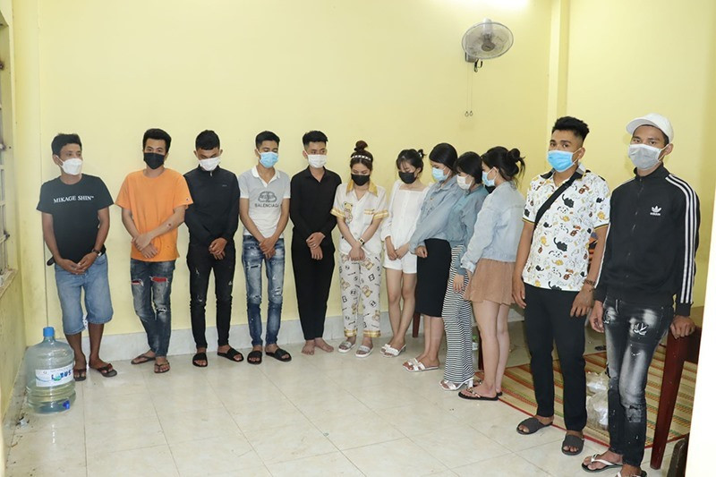 Nhóm đối tượng liên quan tại cơ quan công an. Ảnh: CA ĐN Nhóm đối tượng liên quan tại cơ quan công an. Ảnh: CA ĐN