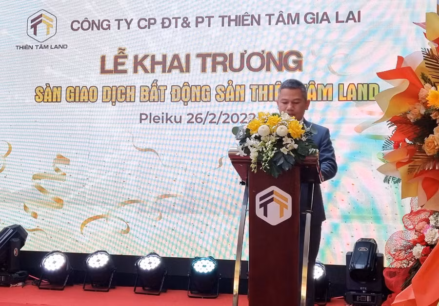Ông Lê Thế Quân-Tổng Giám đốc Công ty cổ phần Đầu tư và Phát triển Thiên Tâm Gia Lai phát biểu tại lễ khai trương. Ảnh: Hà Phương