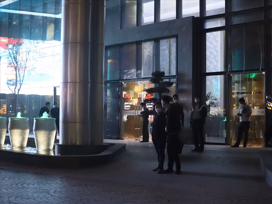 Cơ quan điều tra thực hiện khám xét trụ sở Tập đoàn FLC ngay trong tối 29.3.