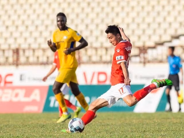 Đào Văn Nam (phải). Ảnh: Minh Tú