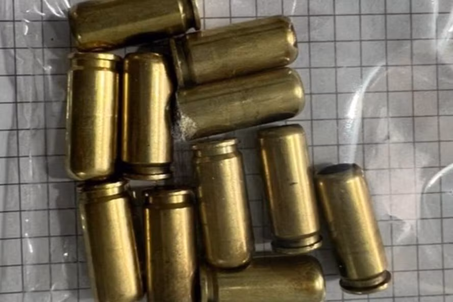 Vỏ đạn thu giữ tại hiện trường. Ảnh: CA ĐN