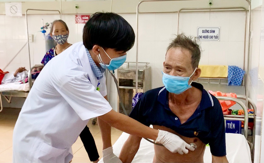 Năm 2021, do ảnh hưởng của dịch Covid-19, tỉnh Gia Lai không triển khai khám phát hiện chủ động nên chỉ phát hiện 500 bệnh nhân lao các thể, đạt 66,1% so với kế hoạch đề ra. Ảnh: Như Nguyện  Năm 2021, do ảnh hưởng của dịch Covid-19, không triển khai khám phát hiện chủ động nên Gia Lai chỉ phát hiện 500 bệnh nhân lao các thể, đạt 66,1% so với kế hoạch đề ra. Ảnh: Như Nguyện