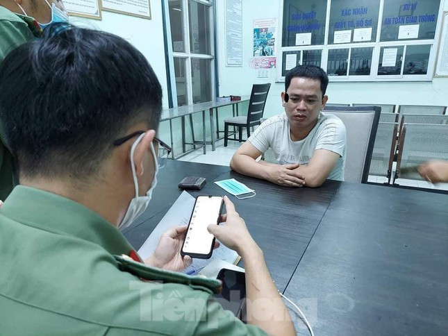 Công an làm việc với Phụng  Công an làm việc với Phụng