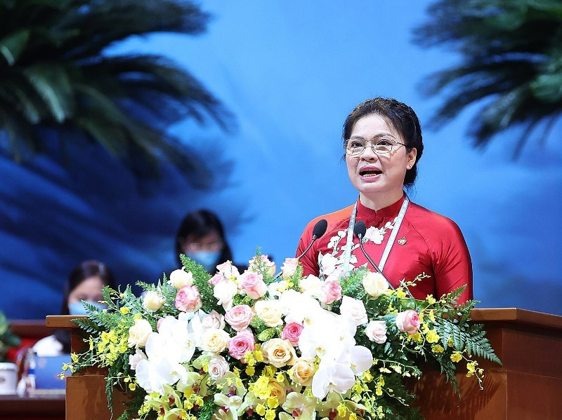  Chủ tịch Hội Liên hiệp Phụ nữ Việt Nam khóa XII Hà Thị Nga phát biểu khai mạc Đại hội. Ảnh: TTXVN