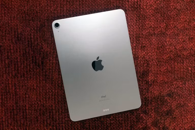 iPad Air thế hệ mới dự kiến cũng có nâng cấp về chip cùng khả năng 5G. Ảnh: CHỤP MÀN HÌNH ENGADGET