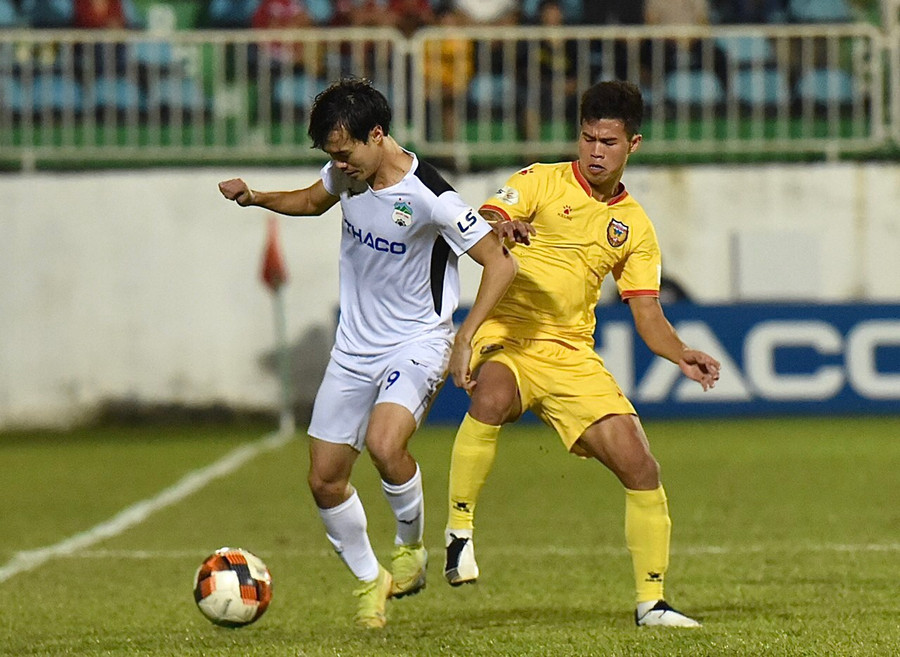 Hoàng Anh Gia Lai (bìa trái) sẽ đặt mục tiêu 3 điểm trong cuộc đón tiếp Hồng Lĩnh Hà Tĩnh. Ảnh: Lê Văn Ngọc