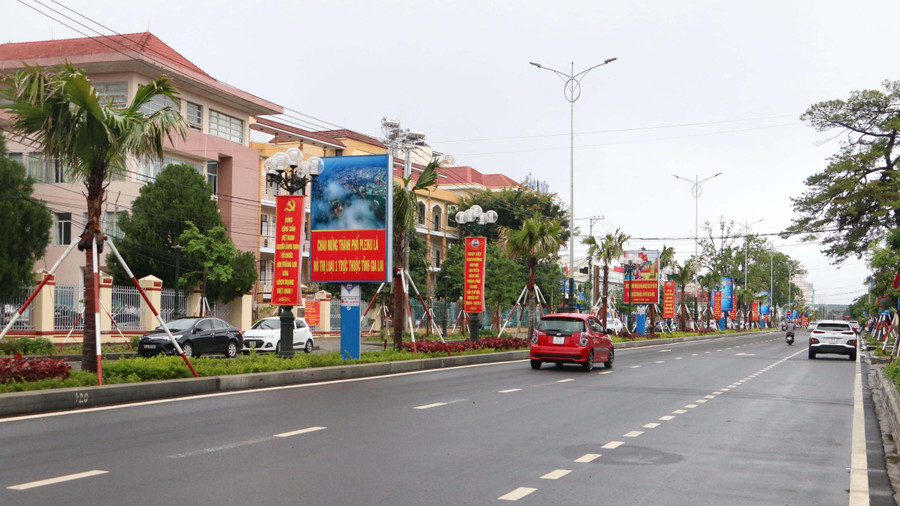 Phường Tây Sơn tạm thời triển khai một số biện pháp linh hoạt, thích ứng, kiểm soát hiệu quả dịch Covid-19. Ảnh: Quang Tấn