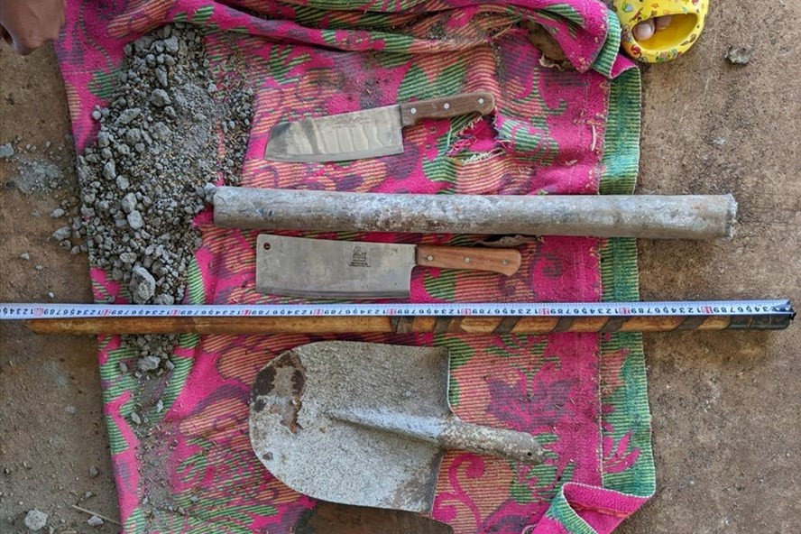 Công cụ gây án của các đối tượng. Ảnh: T.X Công cụ gây án của các đối tượng. Ảnh: T.X