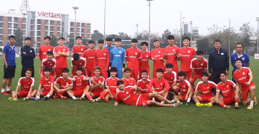 Niềm vui vào vòng chung kết của U.19 Viettel. Ảnh: Tuấn Dũng