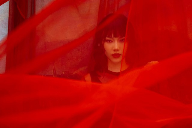 Trước liên tiếp những tín hiệu đáng mừng về doanh thu của Bẫy ngọt ngào, Diệu Nhi thành thật chia sẻ bản thân cô đã từng khá lo lắng bởi tình hình chưa ổn định về dịch bệnh, cũng như bộ phim có những giới hạn độ tuổi nhất định do nhiều cảnh nóng, liệu có gây ảnh hưởng tới con số cuối cùng hay không?