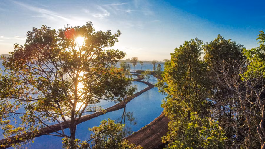  Vẻ đẹp của lâm viên Ea Kao như một viên ngọc xanh đang ẩn mình chào đón du khách yêu thiên nhiên đến khám phá.