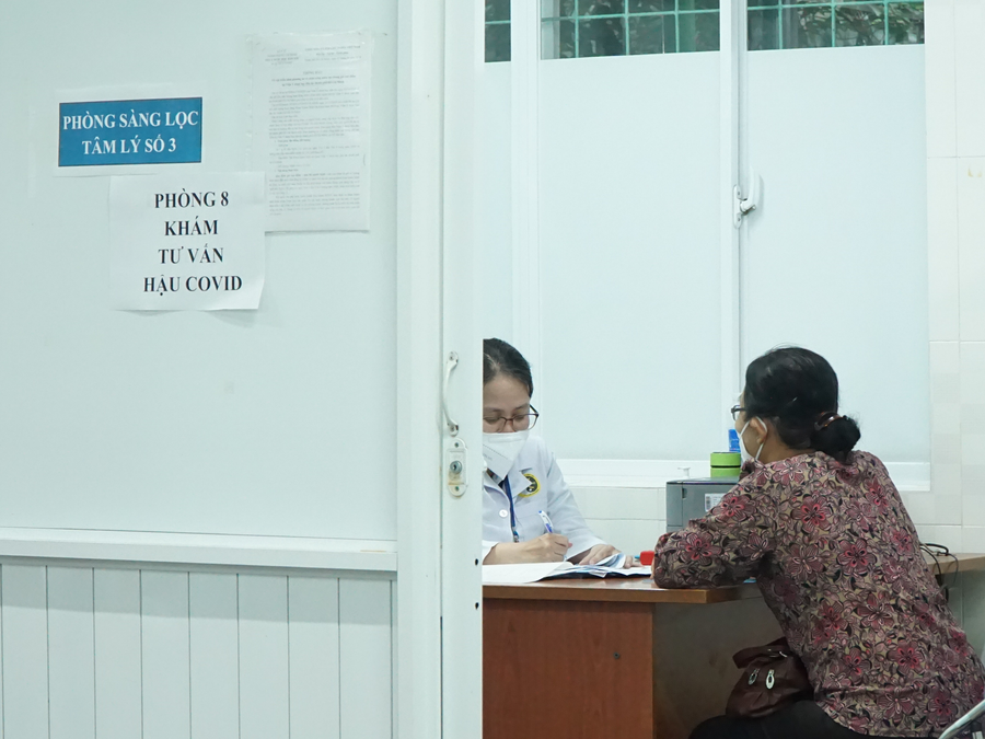Bệnh nhân đi khám hậu Covid-19 tại Viện Y dược học dân tộc TP.HCM