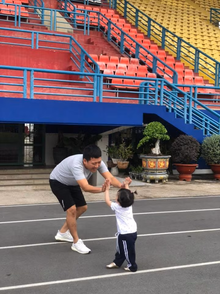 Trường Giang quyết giữ bí mật danh tính con gái để đảm bảo an toàn. Ảnh: FBNV