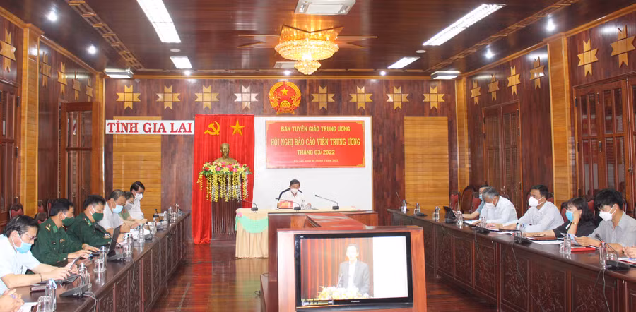 Quang cảnh hội nghị báo cáo viên Trung ương tháng 3-2022 tại điểm cầu tỉnh Gia Lai. Ảnh: Phan Lài