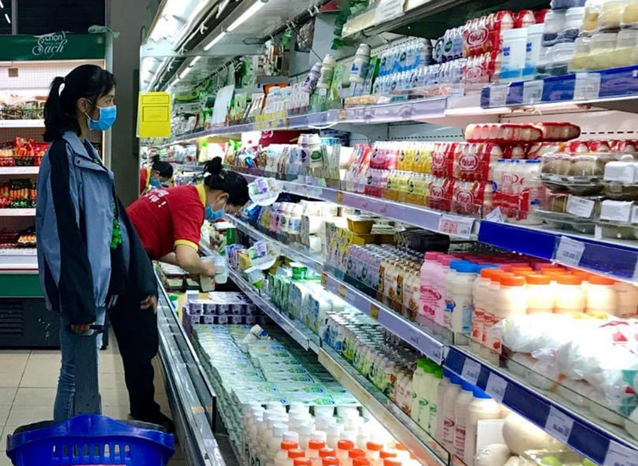 1 Giá các mặt hàng tại các siêu thị tạm thời vẫn ổn định, chưa tăng giá.jpg