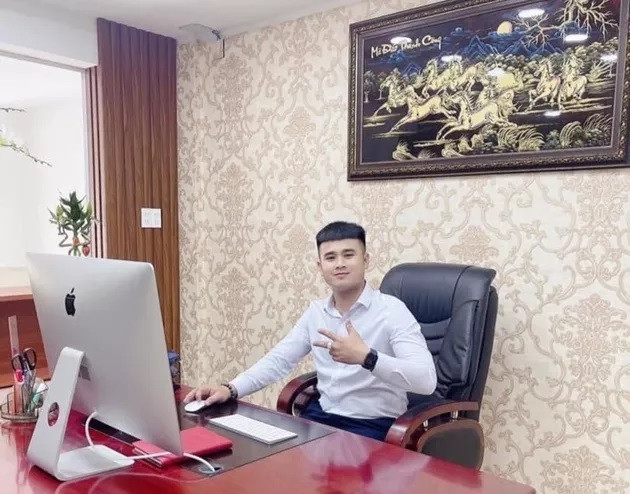 Ngân thường khoe khoang cuộc sống sang chảnh lên mạng xã hội