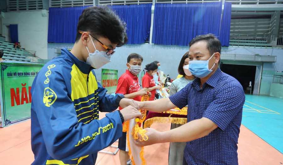 104 tay vợt của 16 câu lạc bộ Bóng bàn đã tham gia giải đấu. Ảnh: Văn Ngọc