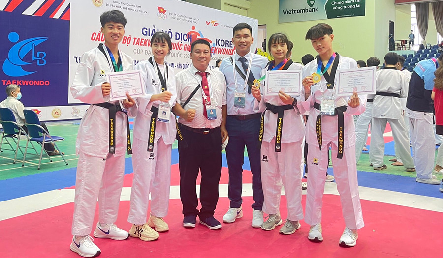  Các võ sĩ Gia Lai đã giành được 2 huy chương vàng và 1 huy chương bạc tại giải. Ảnh: Vũ Vương