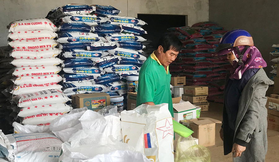 Xăng, dầu tăng giá khiến các loại vật tư nông nghiệp cũng tăng giá theo. Ảnh: Vũ Thảo Xăng, dầu tăng giá khiến các loại vật tư nông nghiệp cũng tăng giá theo. Ảnh: Vũ Thảo