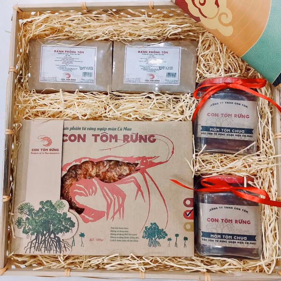 Các sản phẩm được chế biến từ tôm rừng. Ảnh: Duy Tân