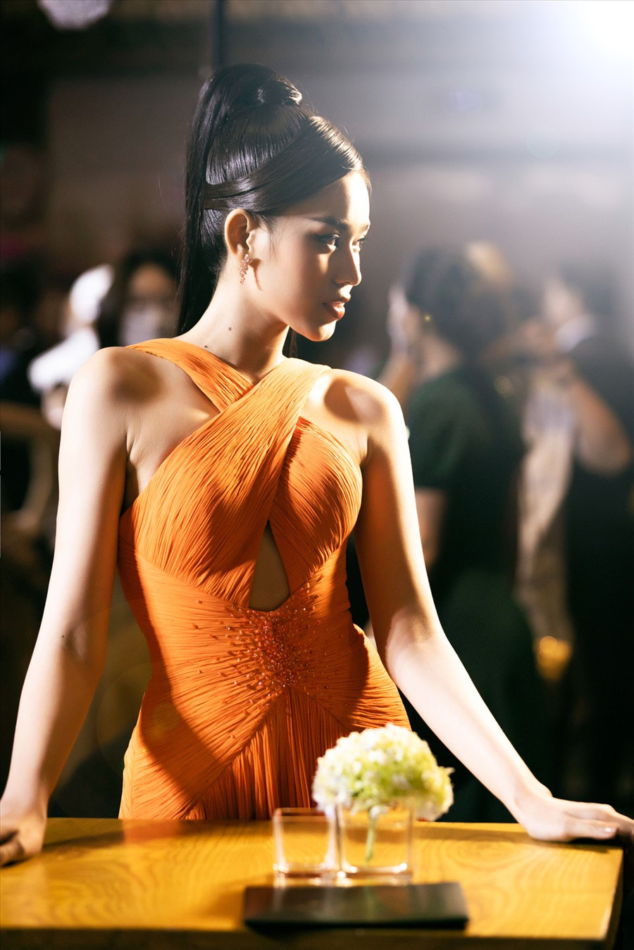 Đỗ Hà hiện là một trong những cái tên được giới truyền thông “lưu tâm” bởi hành trình còn dang dở của mình tại đấu trường nhan sắc quốc tế - Miss World 2021. Sau 3 tháng nỗ lực không ngừng, Đỗ Hà đã chính thức góp mặt tại Top 40 Miss World 2021 và giành tấm vé tham dự đêm Chung kết được tổ chức tạo Puerto Rico vào ngày 16.3.2022 sắp tới.