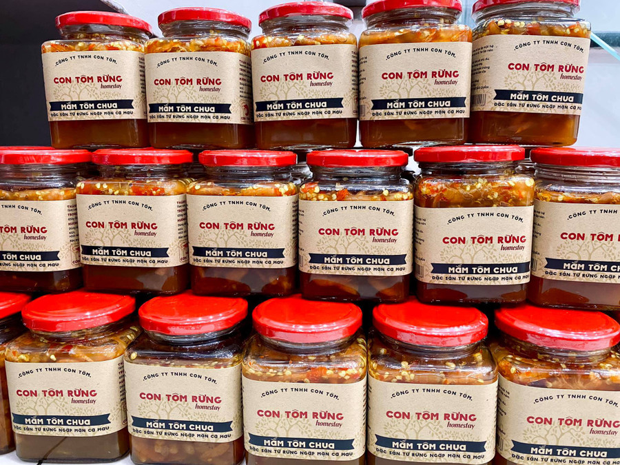 Sản phẩm từ tôm rừng được chế biến đa dạng bán ra thị trường. Ảnh: Duy Tân