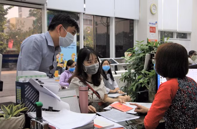 Công chức, viên chức ở một số vị trí sẽ phải định kỳ chuyển đồi khi đủ từ 3 - 5 năm. Ảnh: C.H Công chức, viên chức ở một số vị trí sẽ phải định kỳ chuyển đồi khi đủ từ 3 - 5 năm. Ảnh: C.H