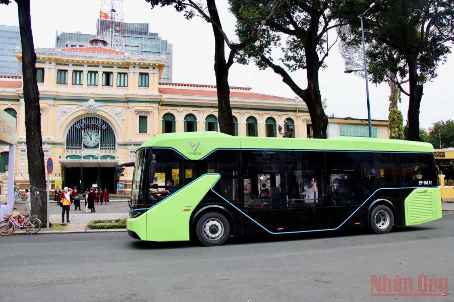 Xe buýt điện sẽ lăn bánh vào ngày 9/3.