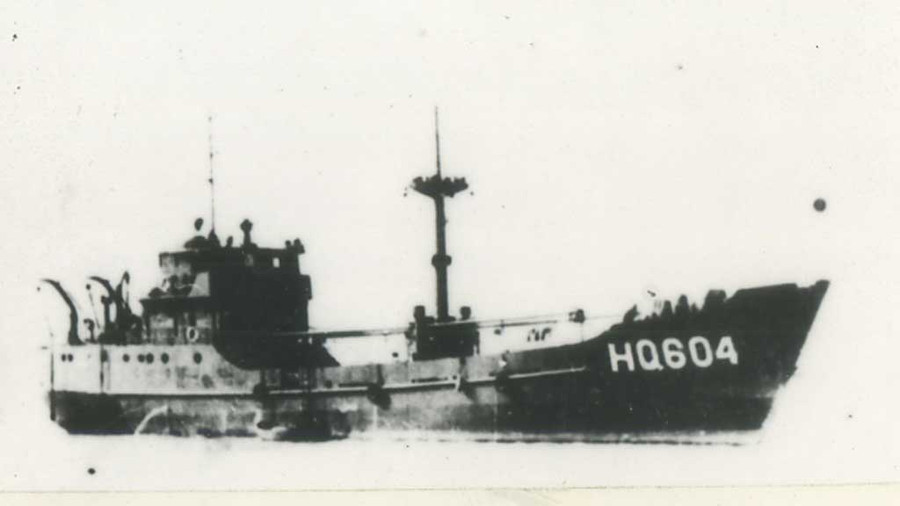 Tàu HQ-604 rời cảng Cam Ranh đi làm nhiệm vụ, tháng 3.1988