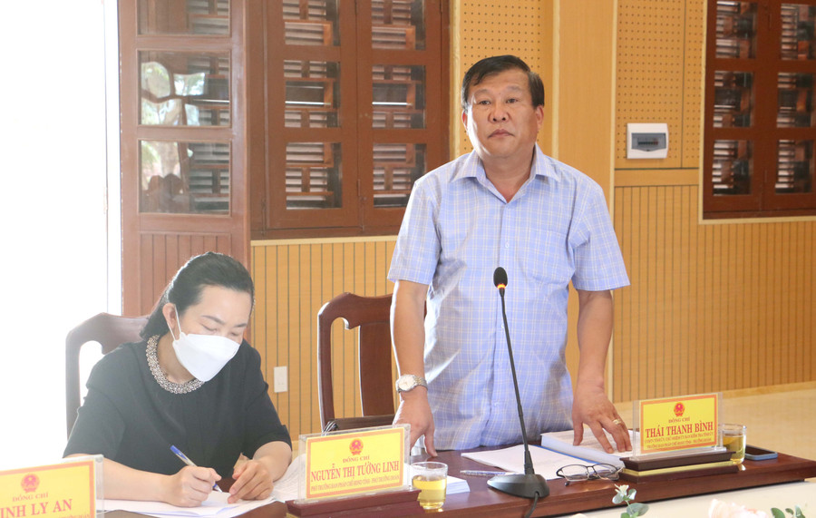 Trưởng ban Pháp chế HĐND tỉnh Thái Thanh Bình phát biểu kết luận buổi làm việc. Ảnh: Quang Tấn